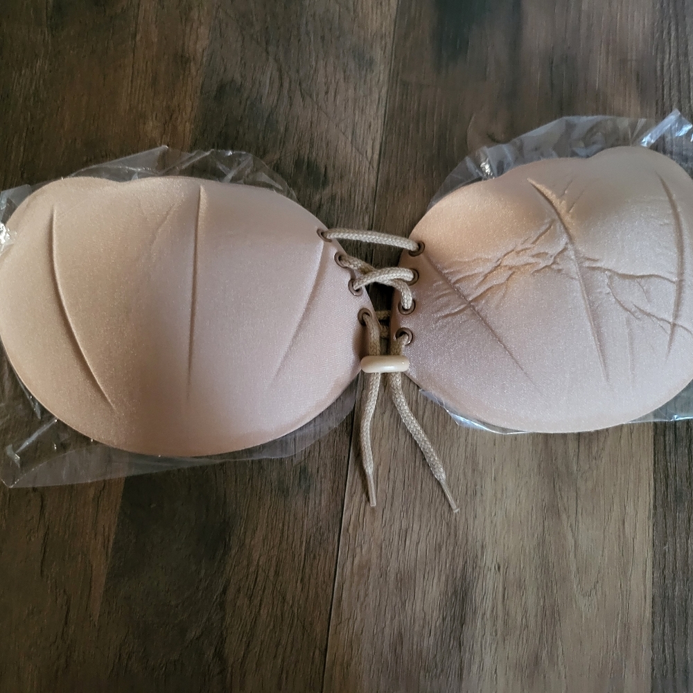 Sticky Bra - Picture 2 of 3